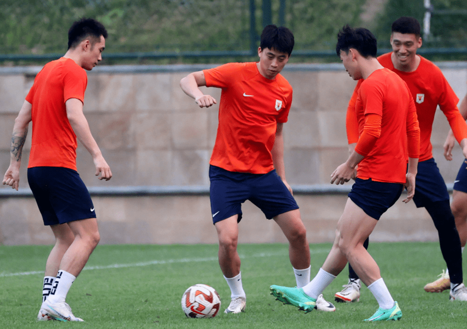 u8电竞社区盾今晚走向成谜，新疆广汇回应争议，震撼外界，赛程密集仍需轮换的简单介绍